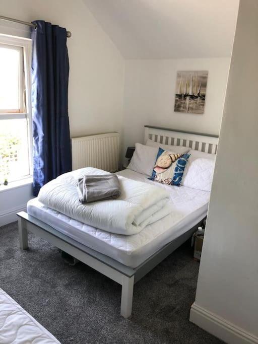 First Floor Apartment With Mountain Views Tywyn Bagian luar foto